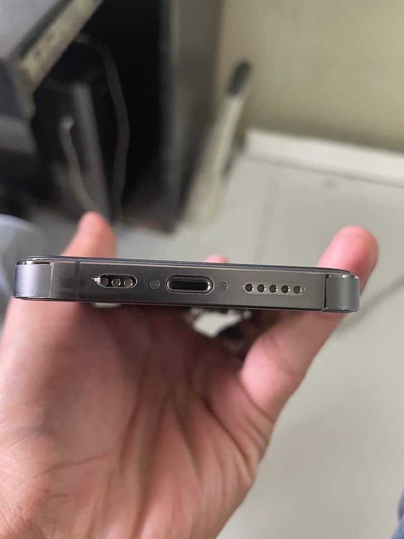 Apple iPhone 13 Pro 3