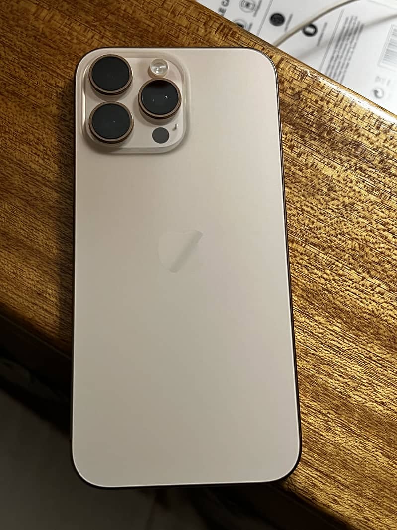 Apple iPhone 16 Pro Max 2
