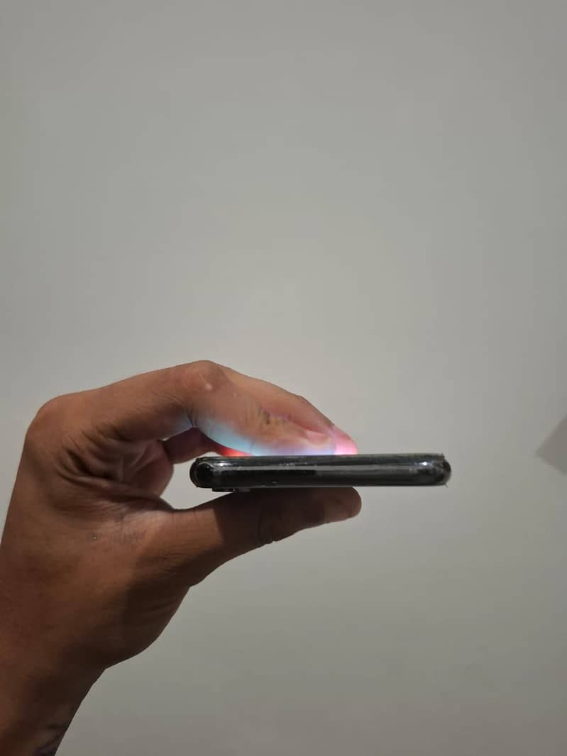 Apple iPhone X 5