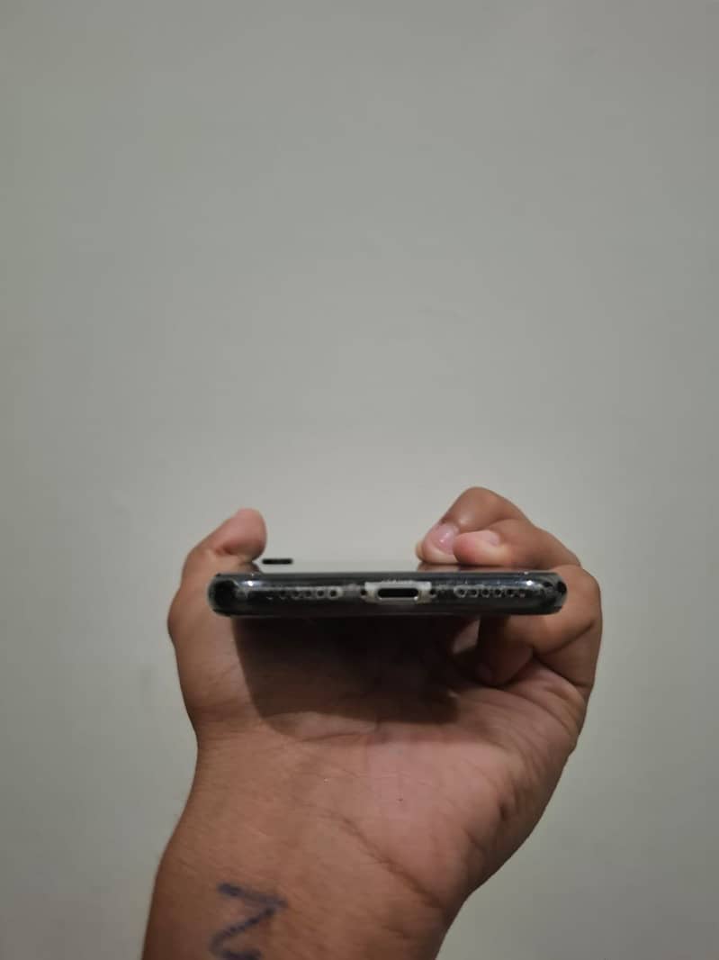 Apple iPhone X 11