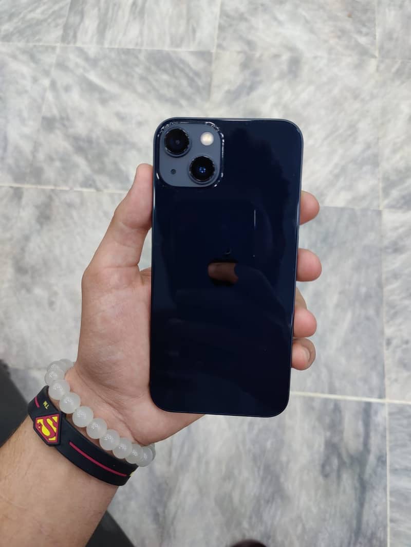 Apple iPhone 13 6