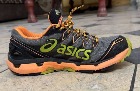 Asics vitnam made joggers sports shoes