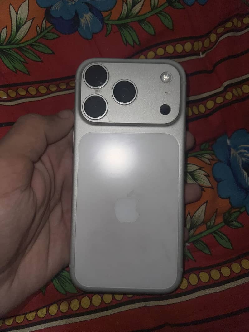 Apple iPhone 17 Pro 4