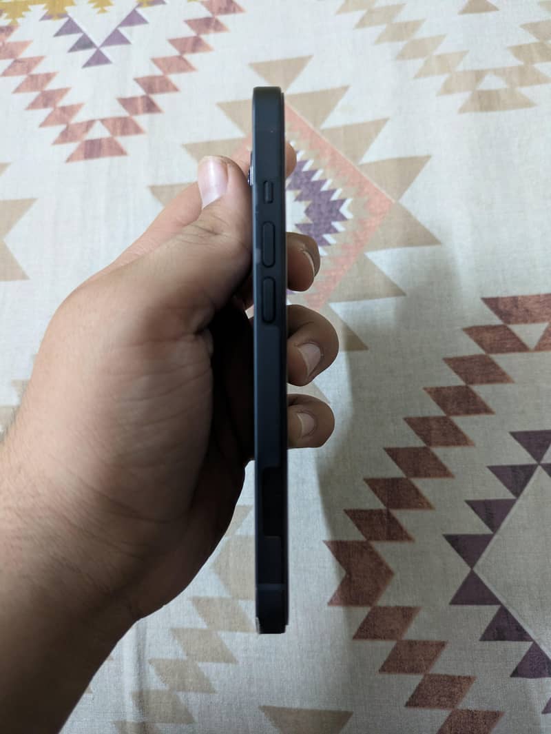 Apple iPhone 14 3