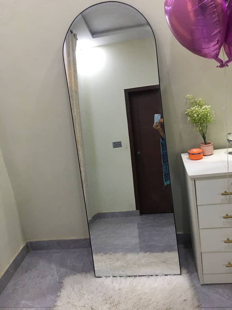 Standing mirror 2