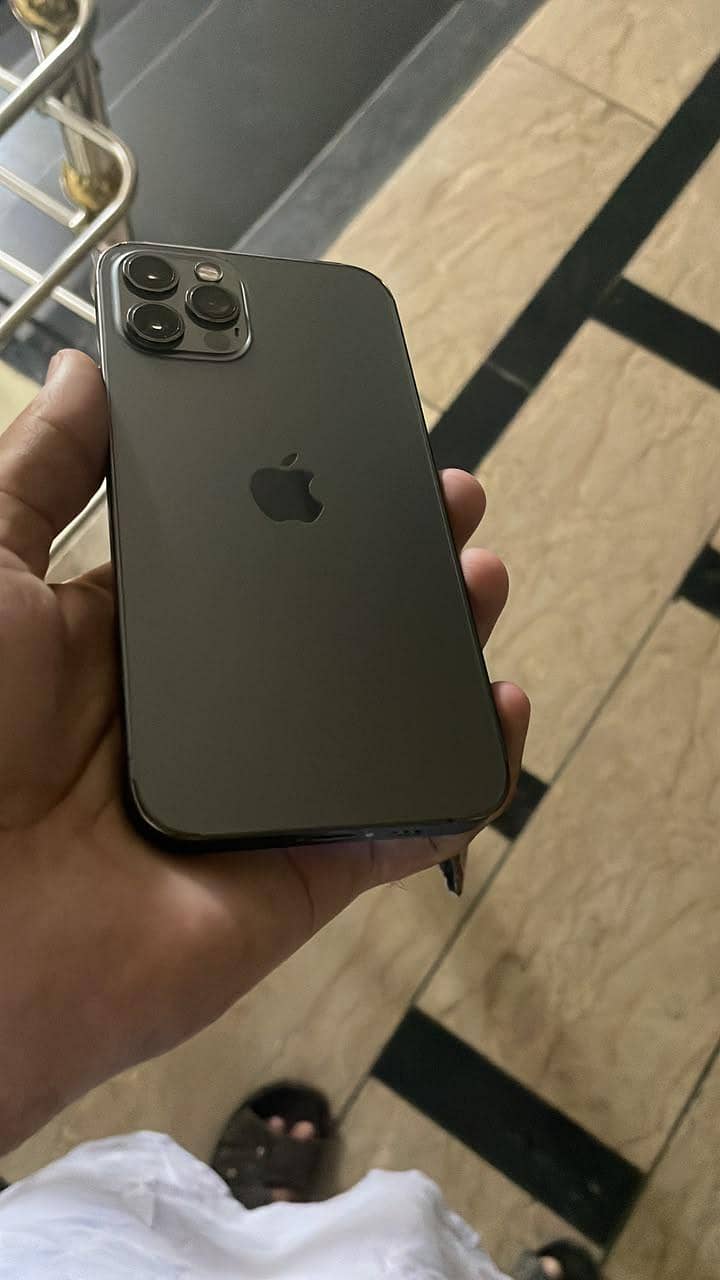Apple iPhone 12 Pro 1