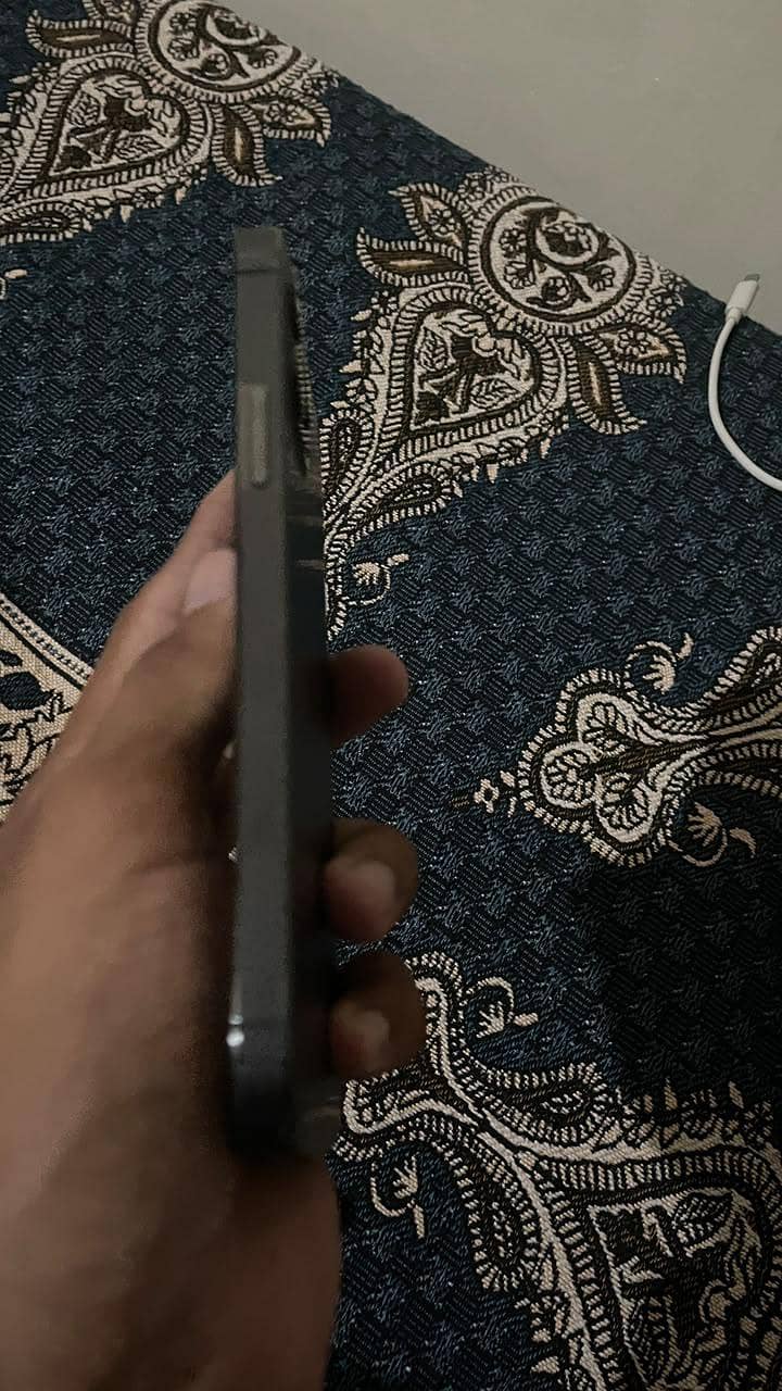 Apple iPhone 12 Pro 3