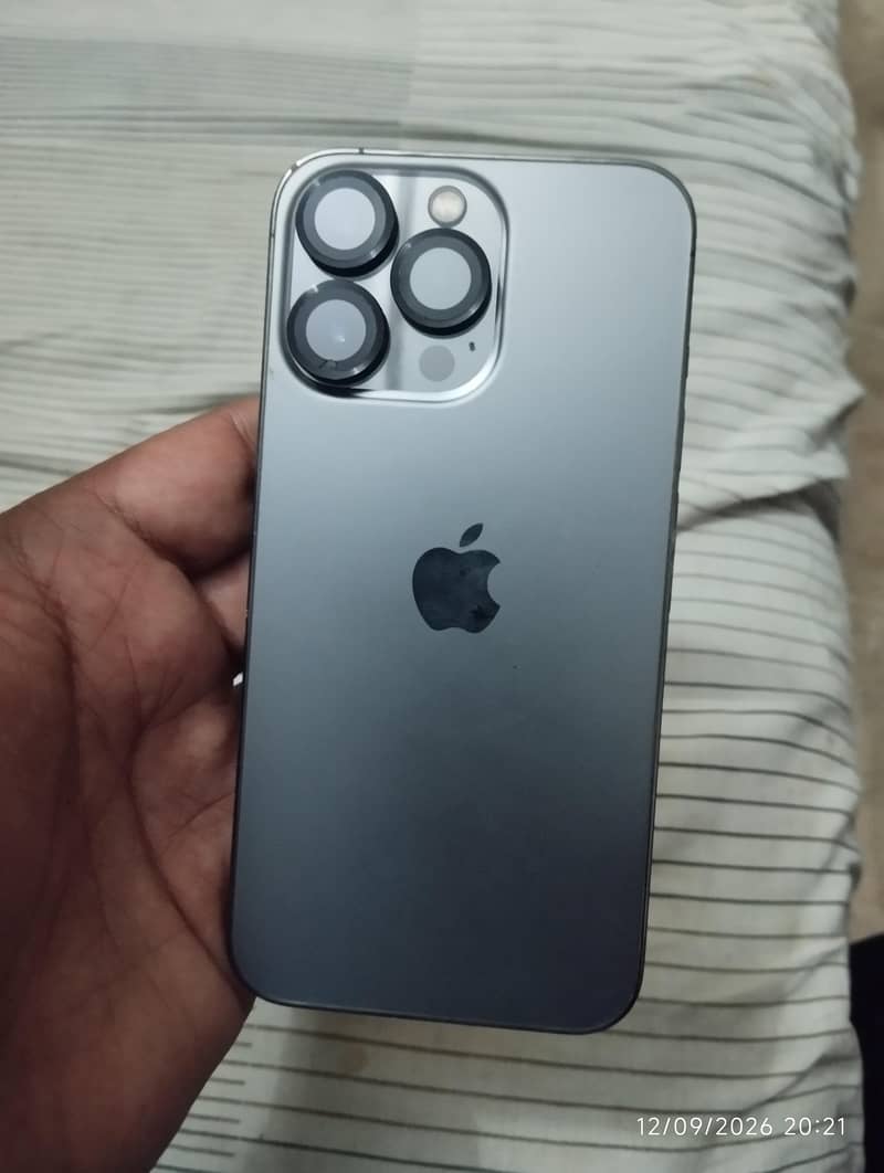 Apple iPhone 13 Pro 0