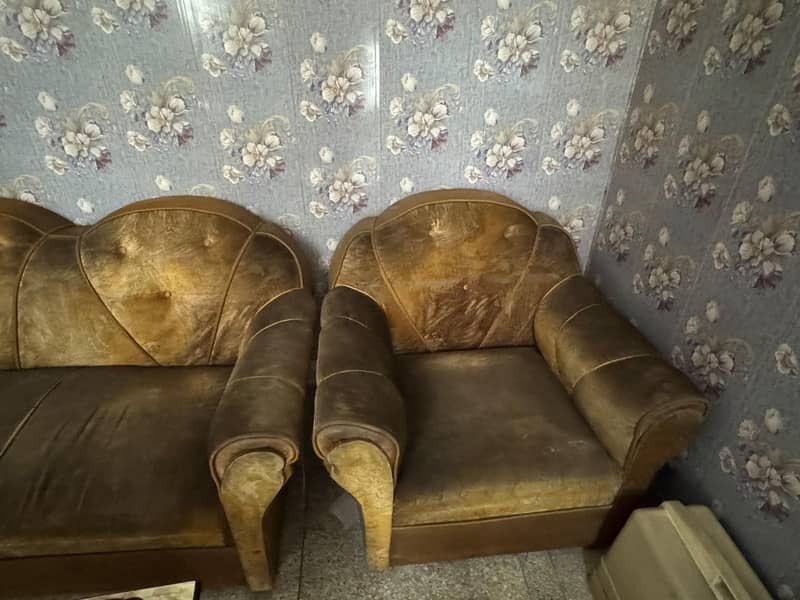 Used sofa set 3,2,1 0