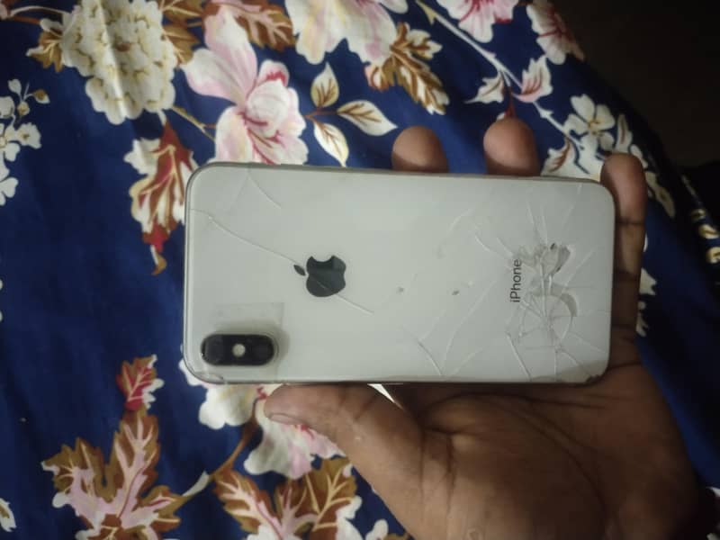 Apple iPhone X 4