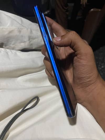 Sharp Aquos R5G