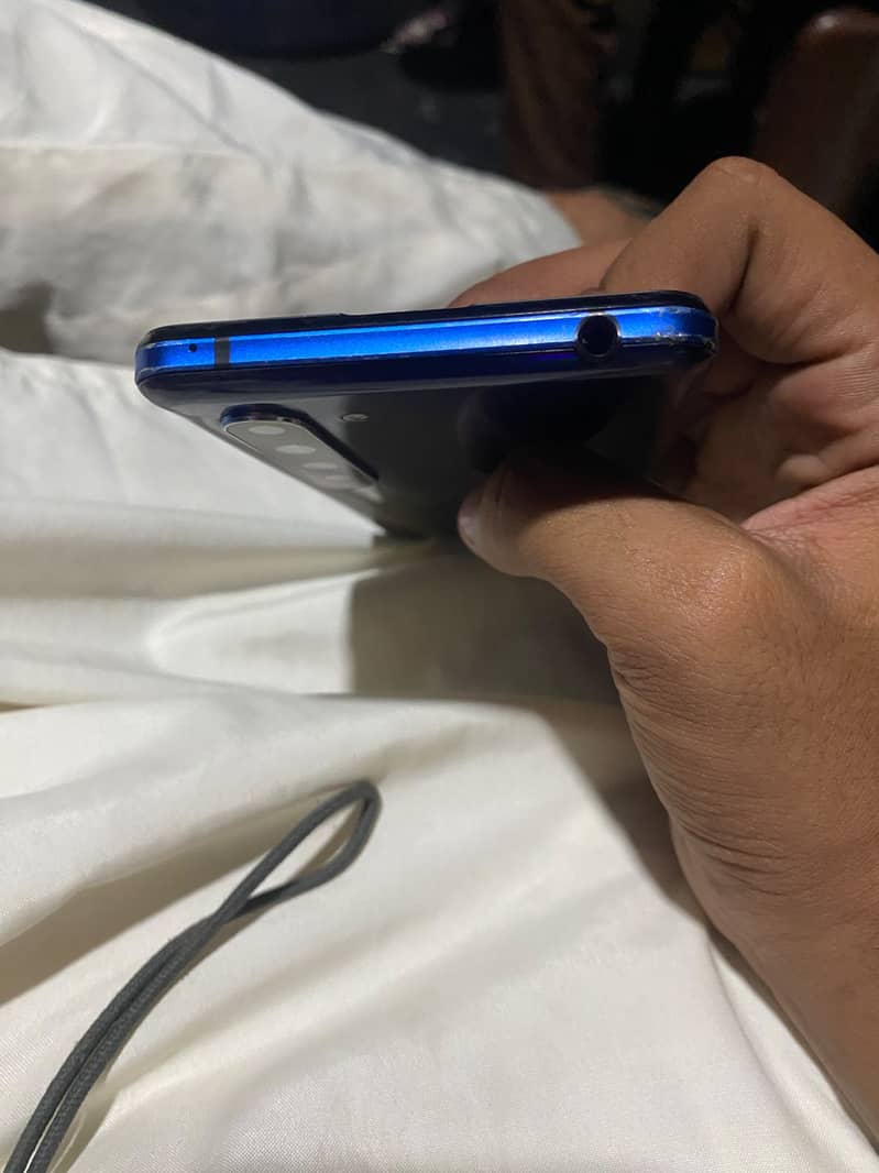 Sharp Aquos R5G 3