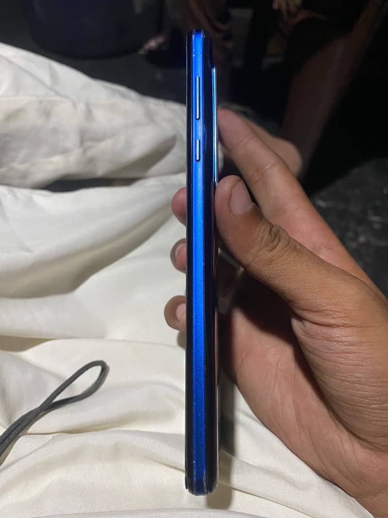 Sharp Aquos R5G 5