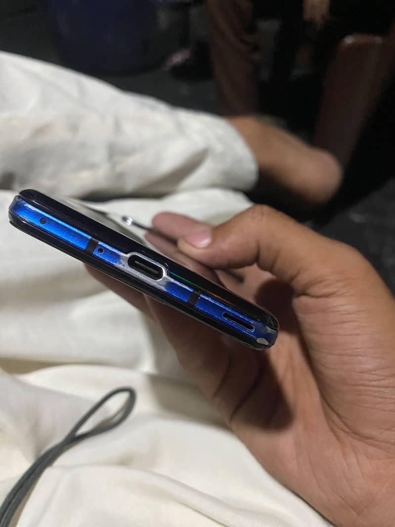 Sharp Aquos R5G 6