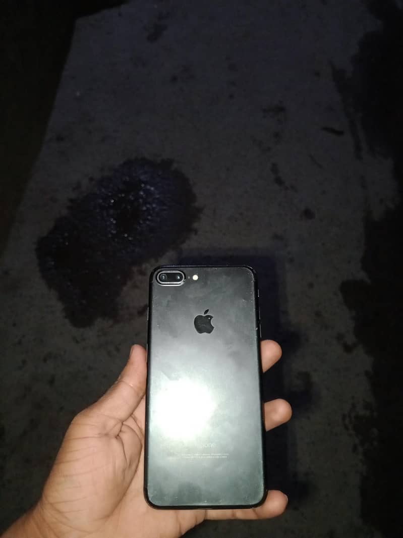 Apple iPhone 7 Plus 0