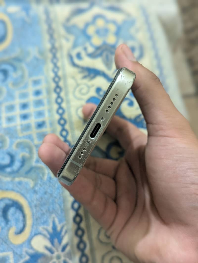 Apple iPhone 15 Pro 2
