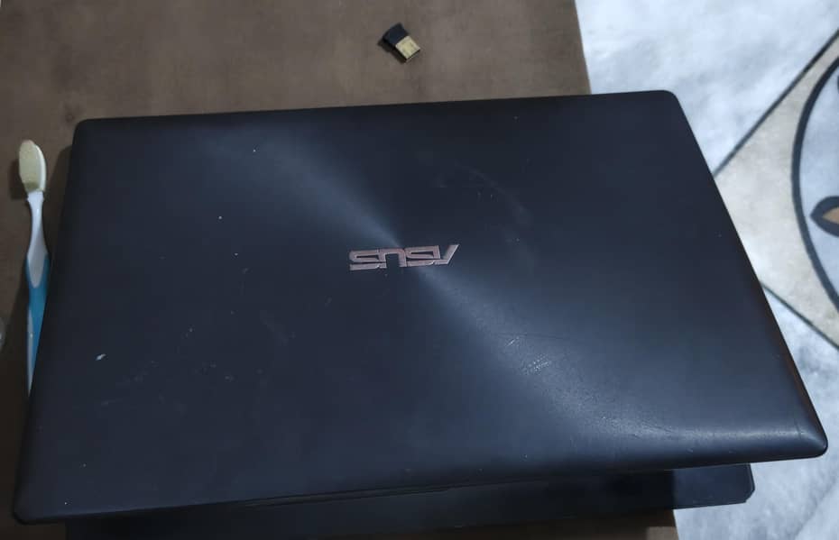 AssusX553m 1