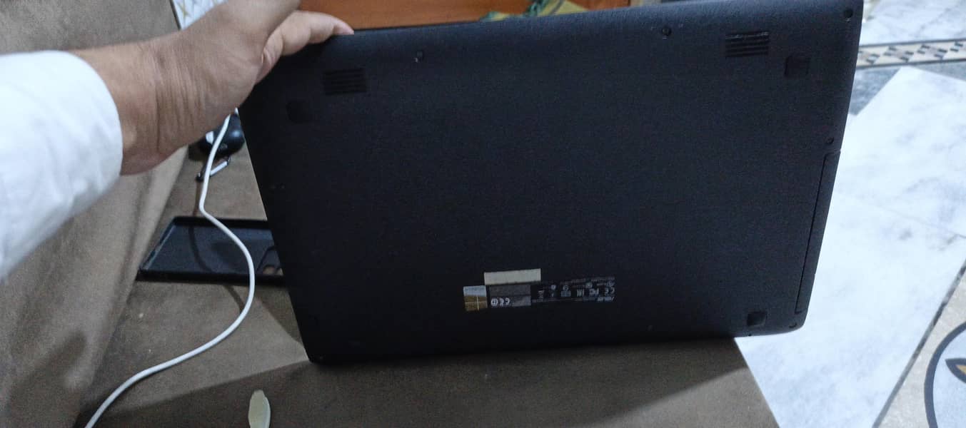 AssusX553m 2
