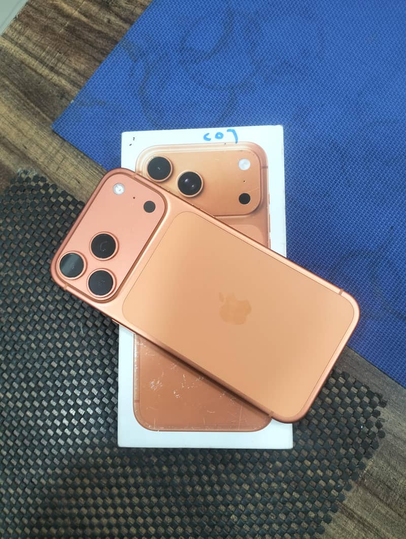 Apple iPhone 17 Pro Max 1