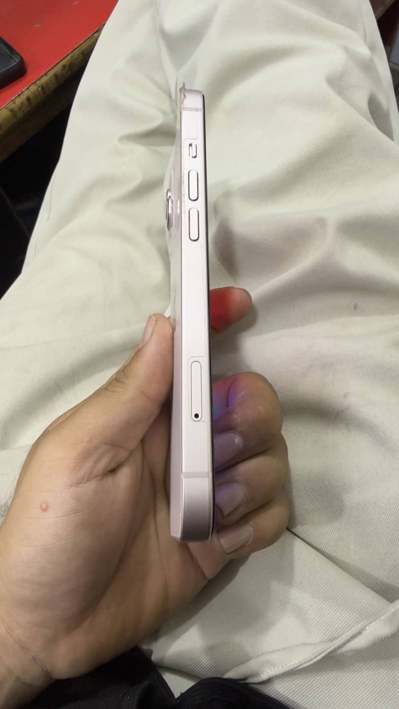 Apple iPhone 13 2