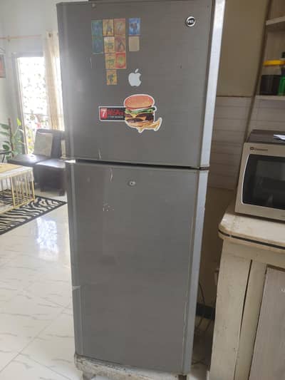 PEL REFRIGERATOR DOUBLE DOOR. EXCELLENT CONDITION.