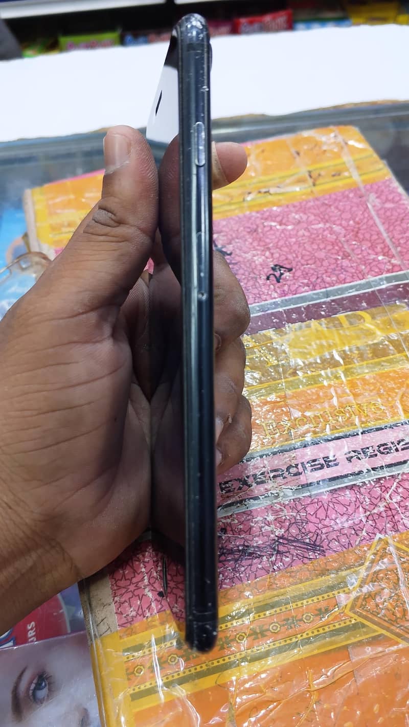 Apple iPhone 7 Plus 3