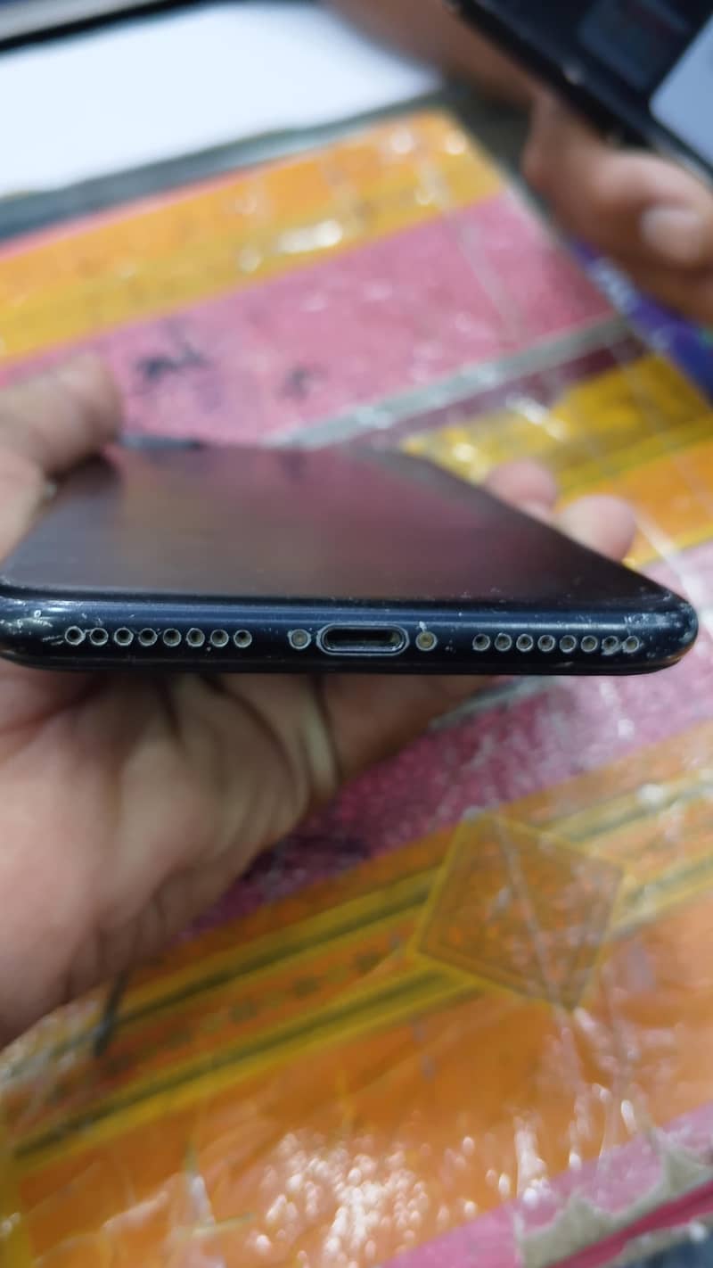Apple iPhone 7 Plus 4