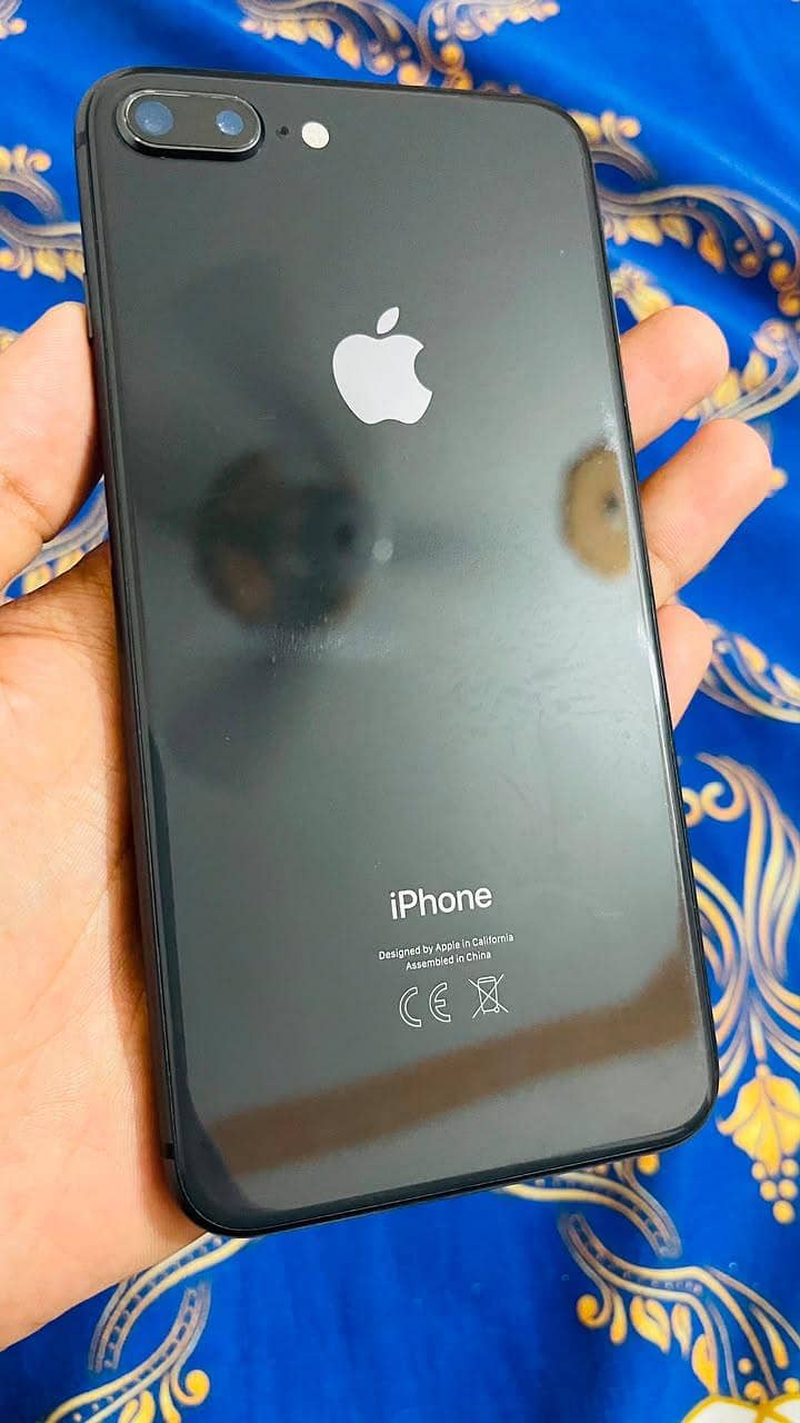 Apple iPhone 8 Plus 1