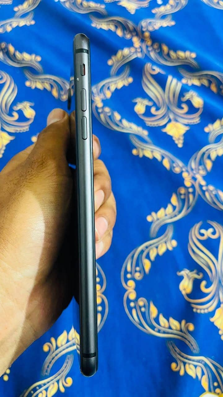 Apple iPhone 8 Plus 2