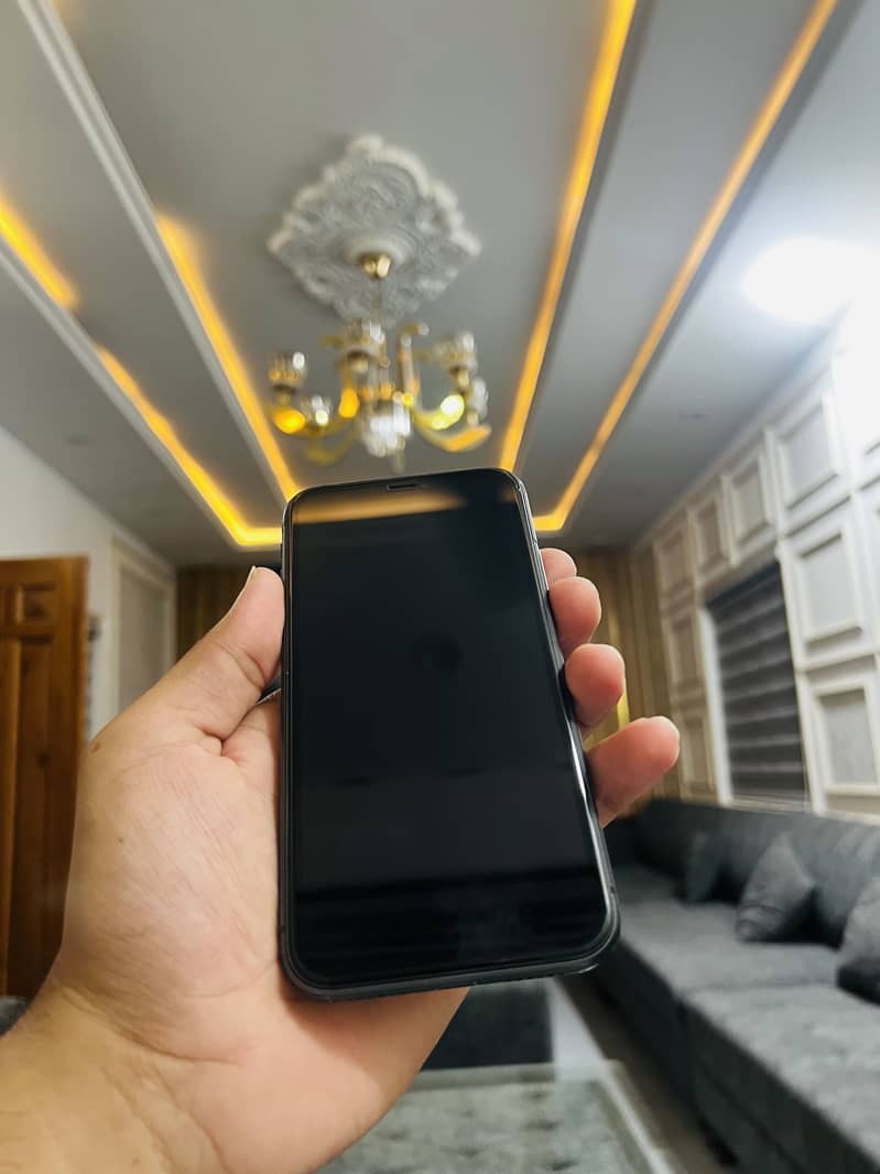Apple iPhone 11 3