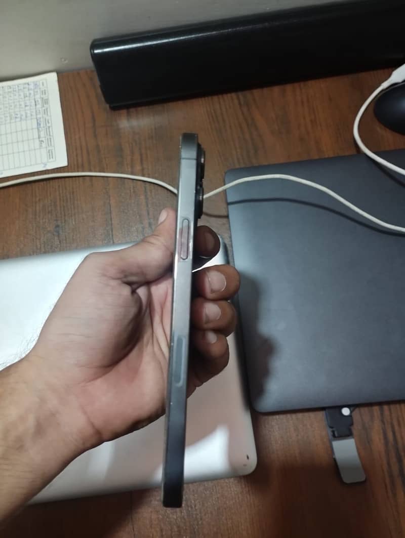 Apple iPhone 13 Pro Max 1
