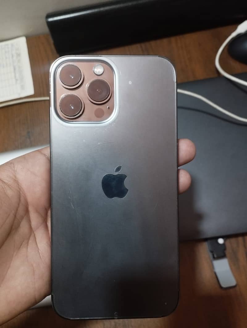 Apple iPhone 13 Pro Max 3
