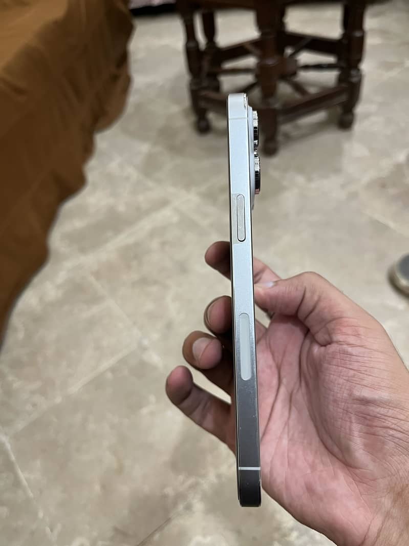 Apple iPhone 14 Pro Max 5