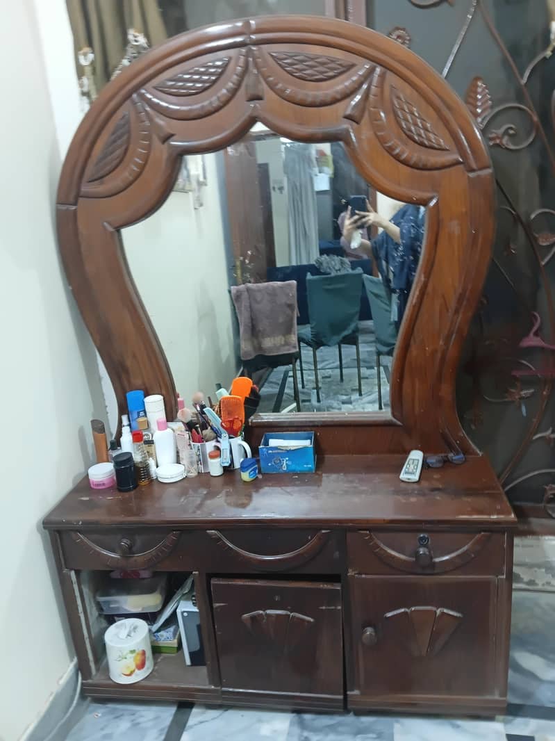 dressing table 1