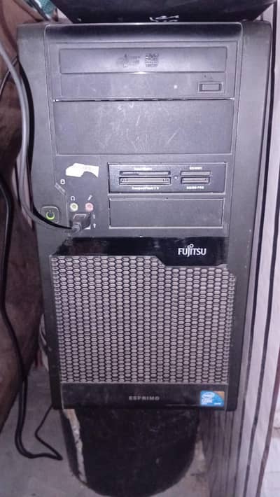 Fujitsu Desktop PC – Core i7 | 8GB RAM | 128GB SSD + 3TB HDD
