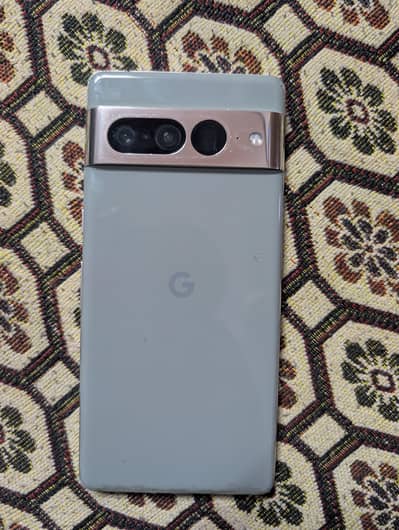 google pixel 7 pro  128  10/10 Condition