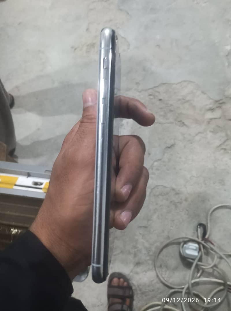 Apple iPhone X 2