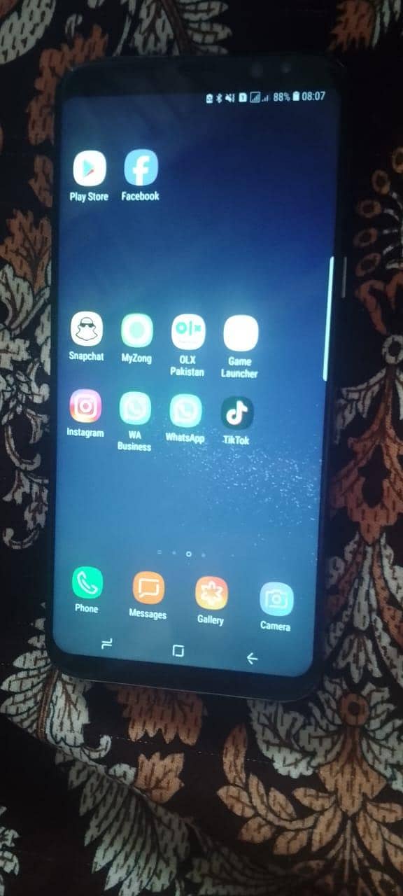 Samsung Mobile S8 Plus 4