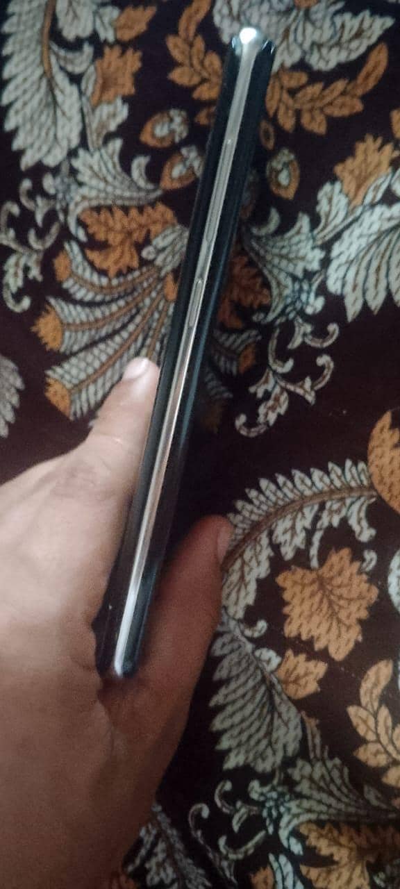 Samsung Mobile S8 Plus 5