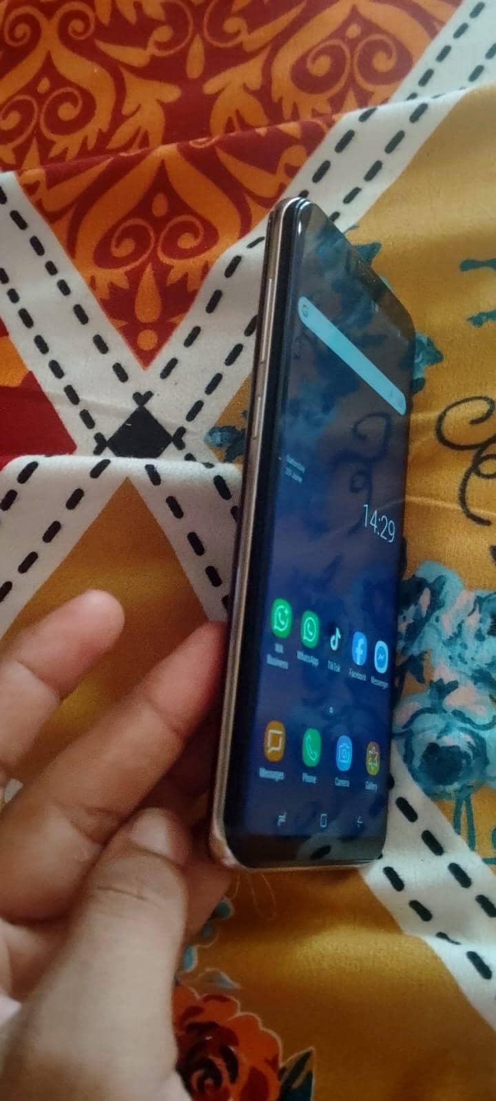 Samsung Mobile S8 Plus 7