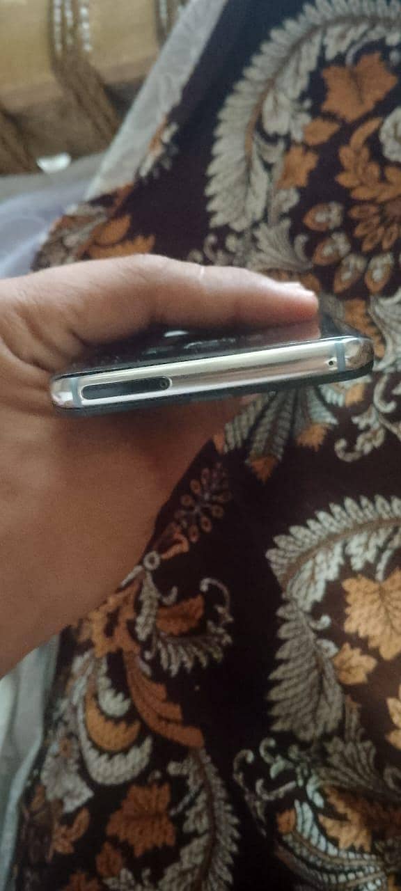Samsung Mobile S8 Plus 8