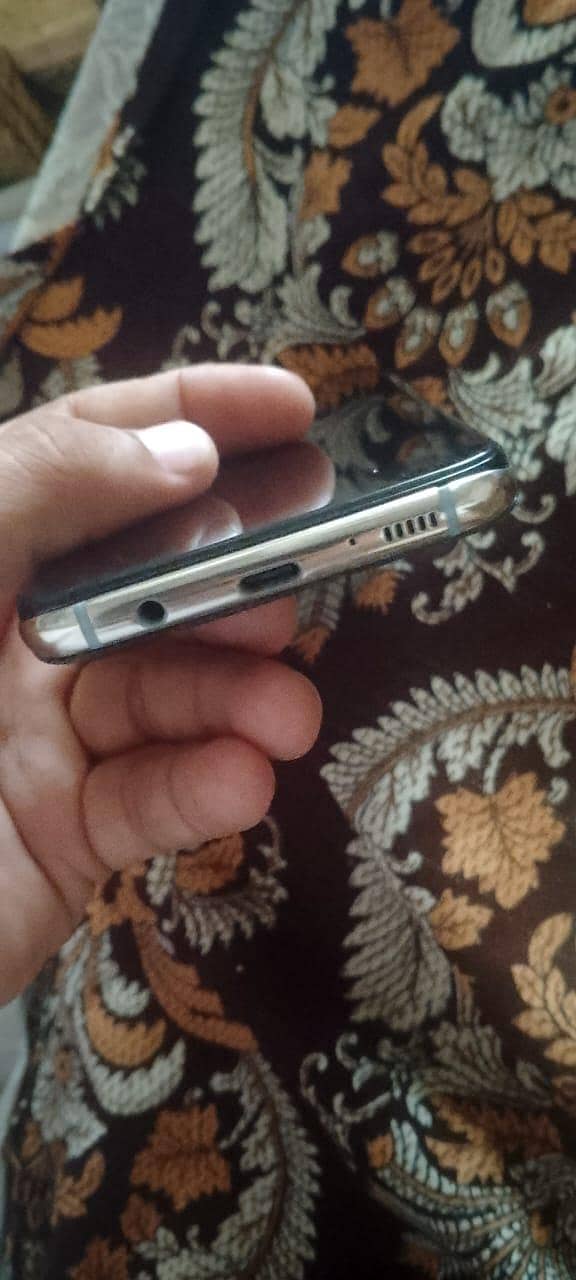 Samsung Mobile S8 Plus 9