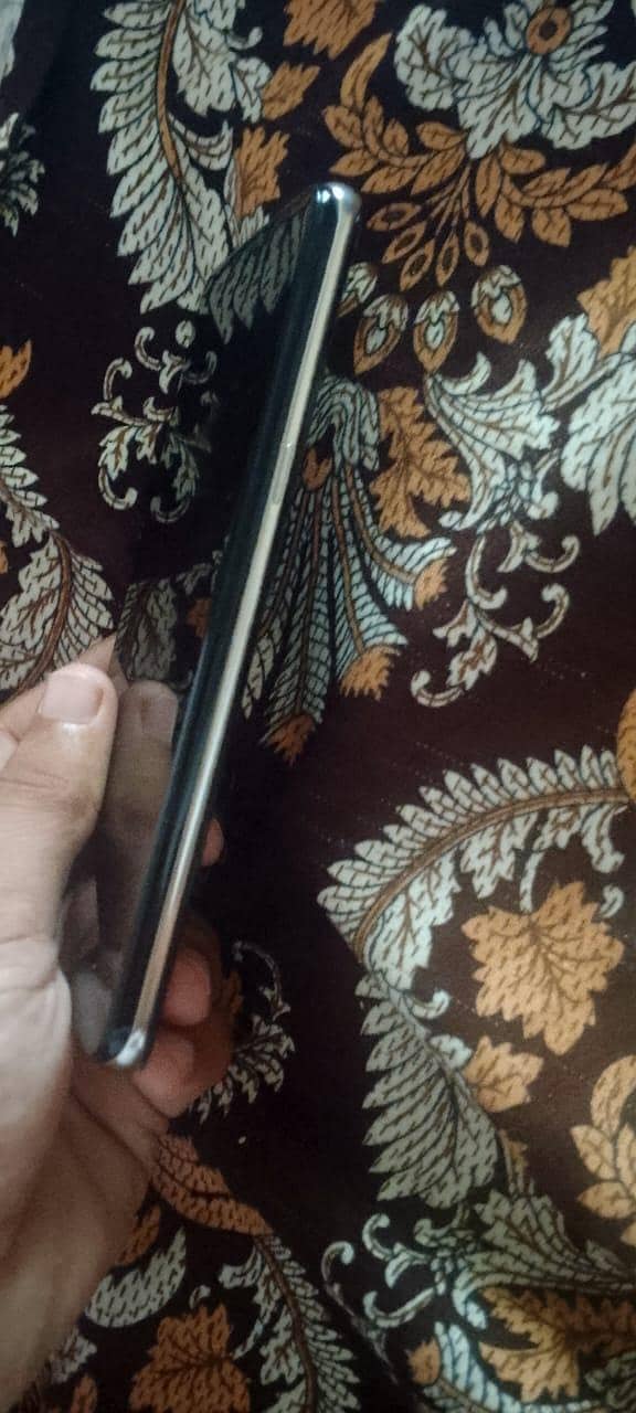 Samsung Mobile S8 Plus 10
