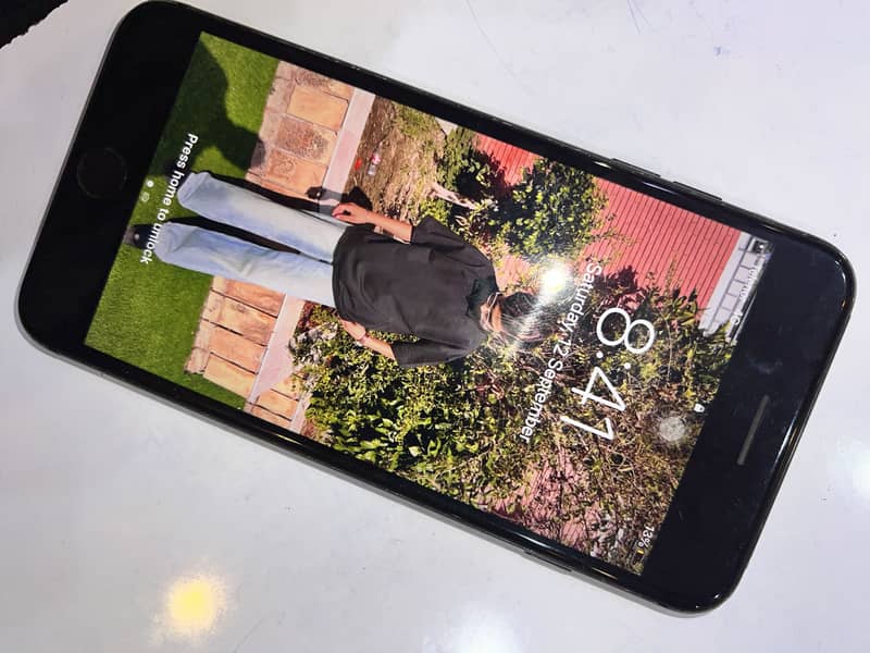 Apple iPhone 7 Plus 0