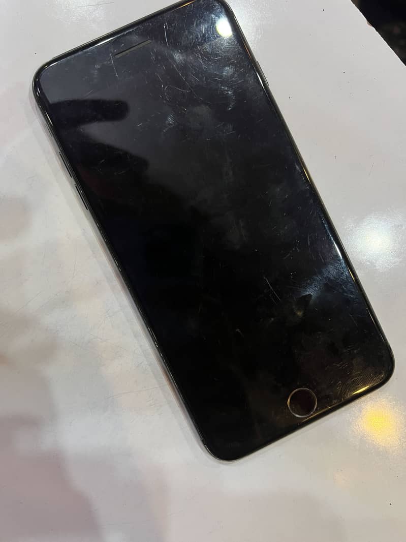 Apple iPhone 7 Plus 6