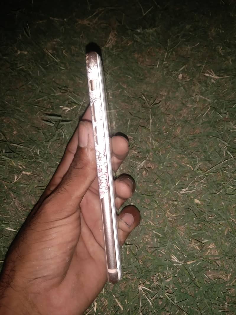Apple iPhone 8 0