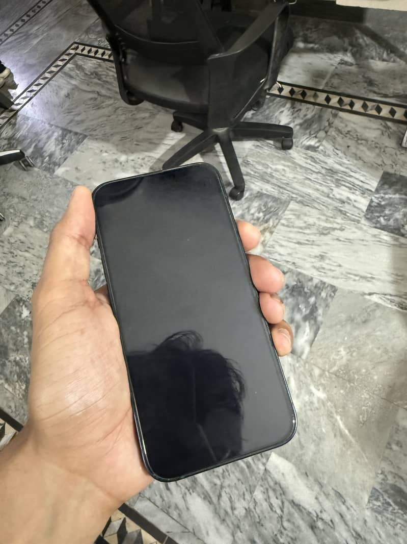 IPhone 13 Jv 0