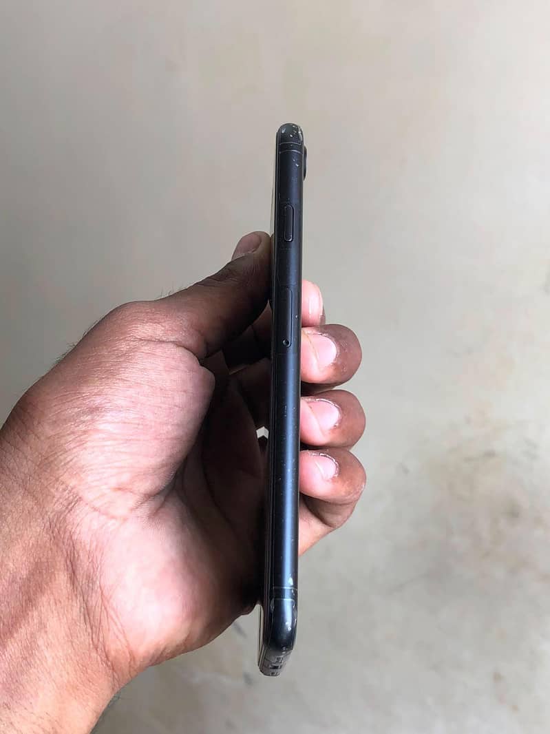 Apple iPhone 7 1