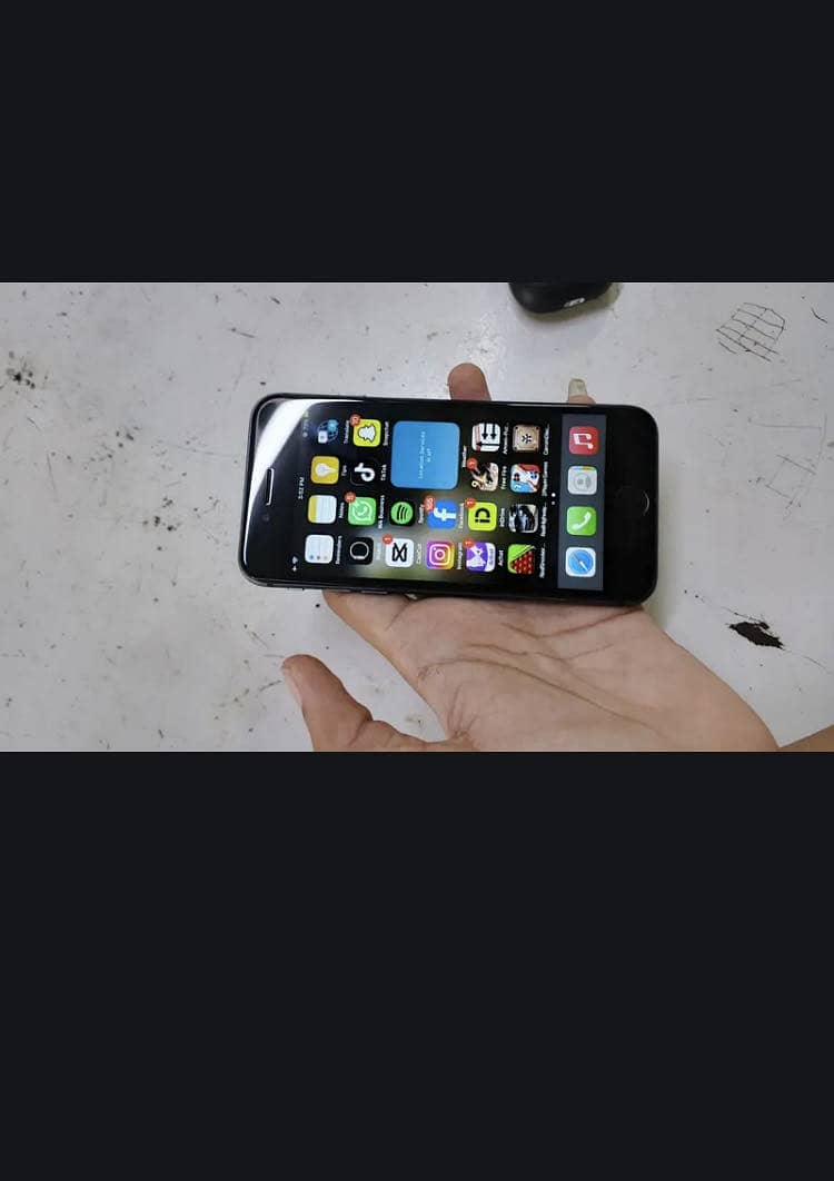 Apple iPhone 8 2