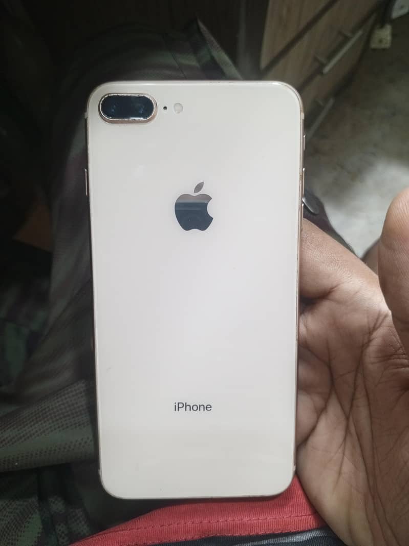 Apple iPhone 8 Plus 0
